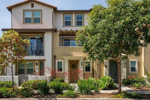 7686 Sunflower Dr, Pico Rivera, CA, 90660-4200 | Card Image