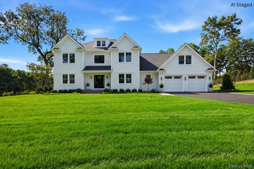 2 Wilder Ln, Huntington, NY, 11743-5811 | Card Image