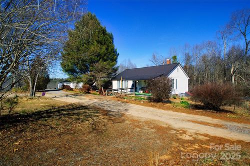 160 Sharpe Farm Dr, Statesville, NC, 28625-1623 | Card Image
