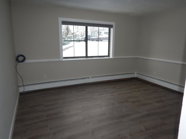 Fits king bed | Image 6