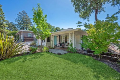104 Bernhard Ave, Sonoma, CA, 95476-3413 | Card Image