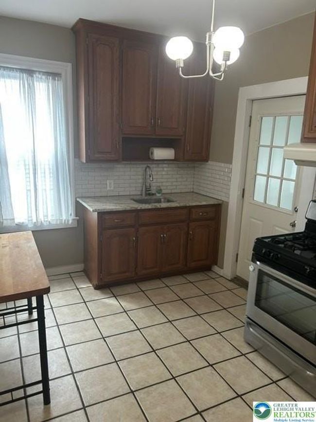 57 E Raspberry St, House other with 2 bedrooms, 2 bathrooms and null parking in BETHLEHEM PA | Image 15