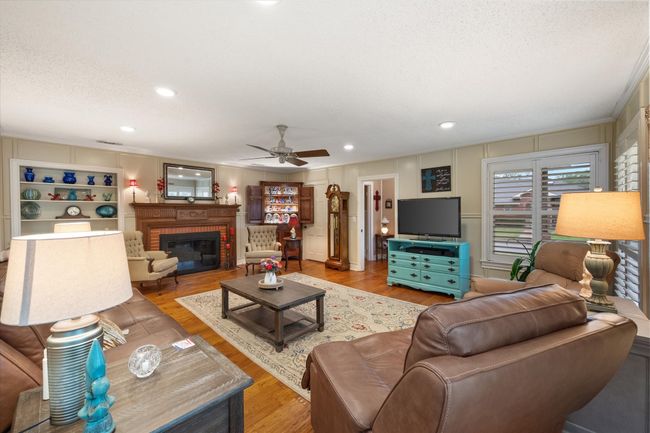 1121 W 3 Rd Ave, House other with 3 bedrooms, 2 bathrooms and null parking in Corsicana TX | Image 6