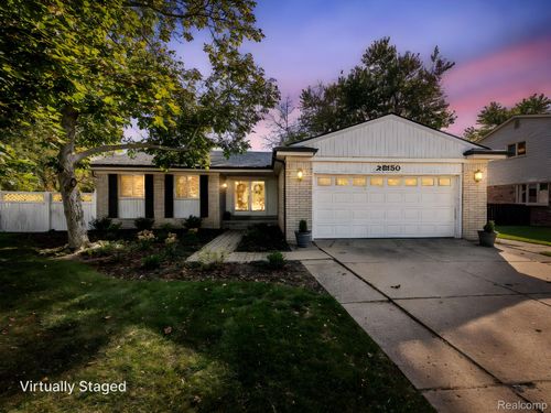 28150 Rose Ave, Brownstown Twp, MI, 48183-4833 | Card Image