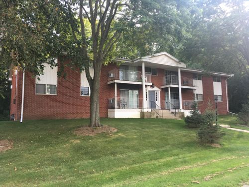 209 Williamsburg Dr, Thiensville, WI, 53092-1636 | Card Image