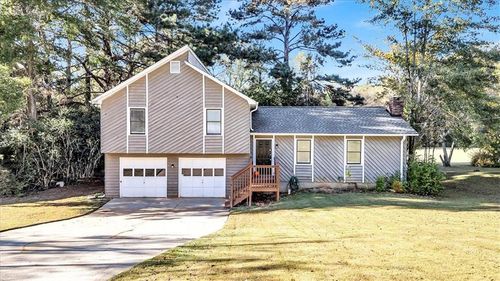 450 Valley Woods Cir Se, Conyers, GA, 30094-3864 | Card Image