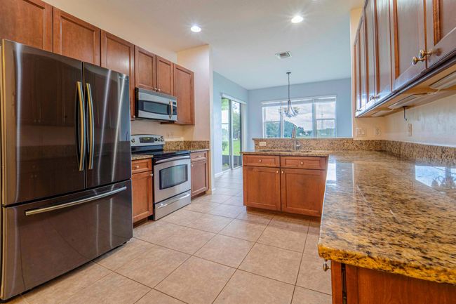 2177 Sw Cape Cod Dr, Condo with 3 bedrooms, 3 bathrooms and null parking in Port St. Lucie FL | Image 12