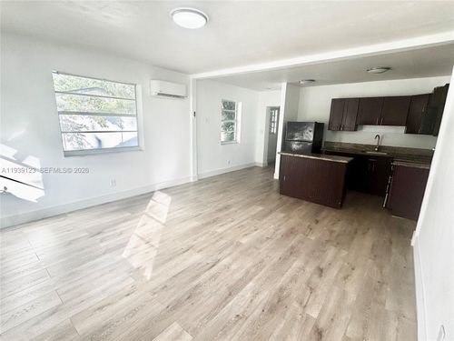 0-411 Nw 97th St, Miami, FL, 33150-1632 | Card Image