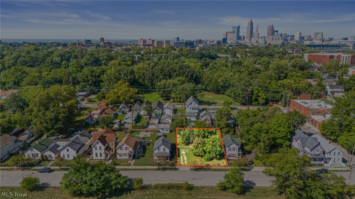 Land in Cleveland