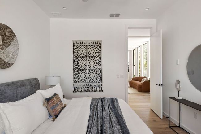 A - 303 W Elizabeth St, House other with 5 bedrooms, 5 bathrooms and 2 parking in Austin TX | Image 25