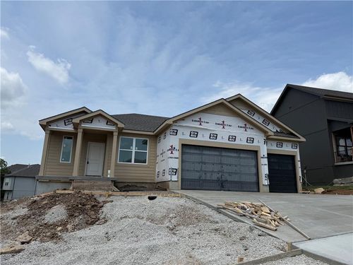 31538 W 86th St, De Soto, KS, 66018-8148 | Card Image