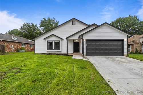 8903 N 124th East Ave, Owasso, OK, 74055-2041 | Card Image