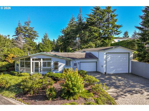900 Lillie Circle Dr, Florence, OR, 97439-8206 | Card Image