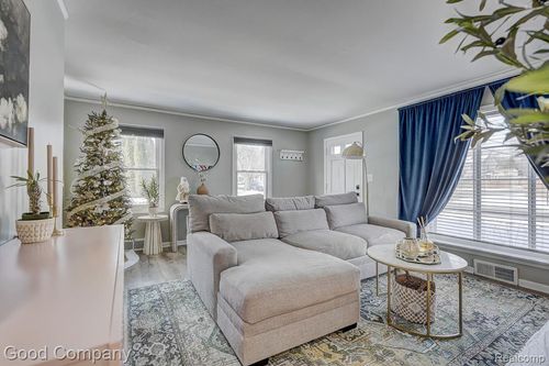 1902 Moorhouse St, Ferndale, MI, 48220-1174 | Card Image