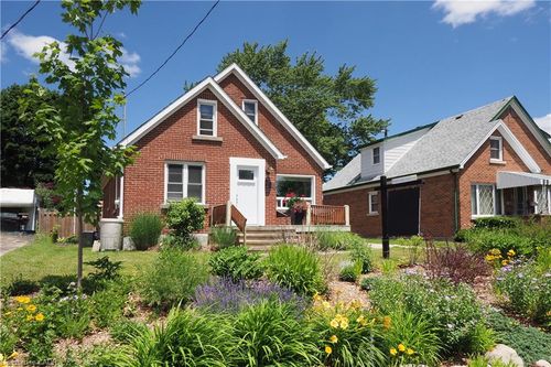 784 Elizabeth St, Kitchener, ON, N2H6H5 | Card Image