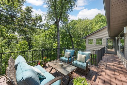 4833 Olde Mill Ct Ne, Cedar Rapids, IA, 52411-6766 | Card Image