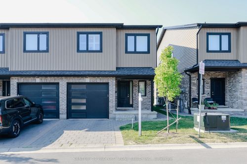 62-811 Sarnia Rd, London, ON, N6H0K3 | Card Image