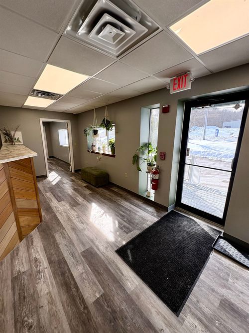 1-187 Londonderry Tpke, Hooksett, NH, 03106-1938 | Card Image