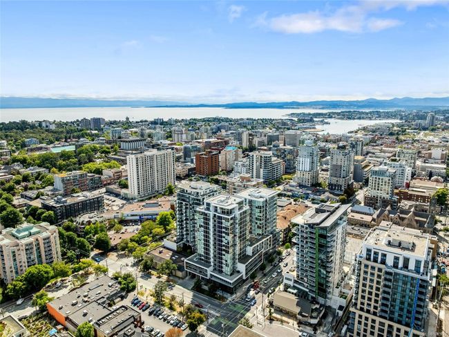 601 - 989 Johnson St, Condo with 2 bedrooms, 2 bathrooms and 1 parking in Victoria BC | Image 37