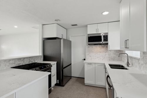 1547 Ne 39th St, Oakland Park, FL, 33334-4629 | Card Image