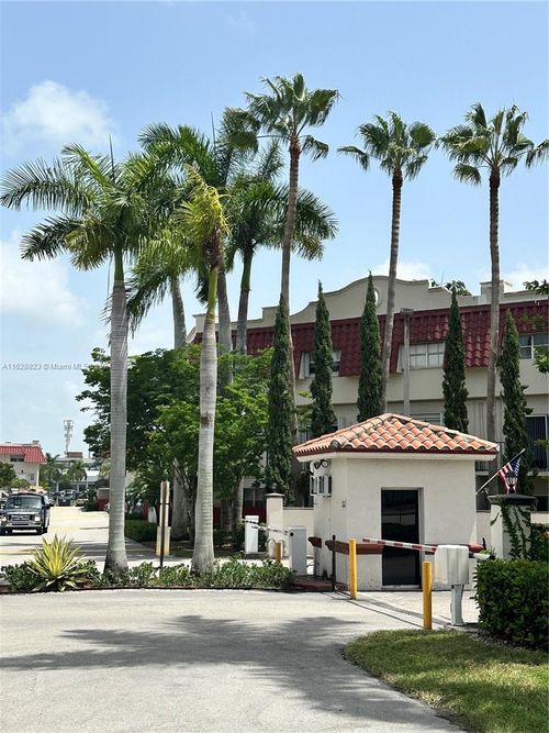 apt-908-8600 Sw 67th Ave, Pinecrest, FL, 33156-1100 | Card Image