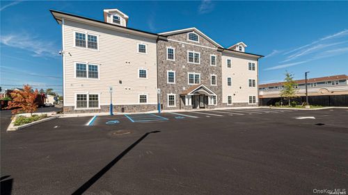 2d-776 Fulton St, Farmingdale, NY, 11735-3642 | Card Image