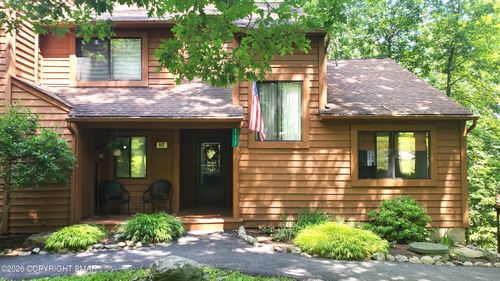 117 Meadow View Ct, Bushkill, PA, 18324-8807 | Card Image