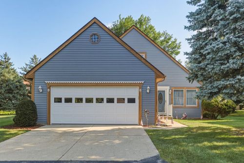 8 Cambridge Park, Frankenmuth, MI, 48734-9779 | Card Image