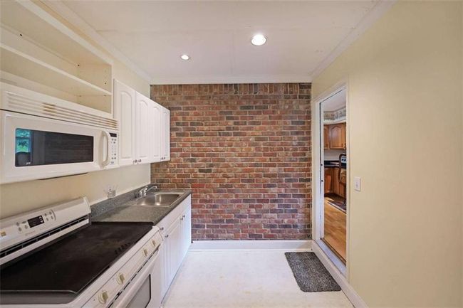 6880 Mark Turner Rd, House other with 3 bedrooms, 3 bathrooms and 8 parking in Lithia springs GA | Image 18