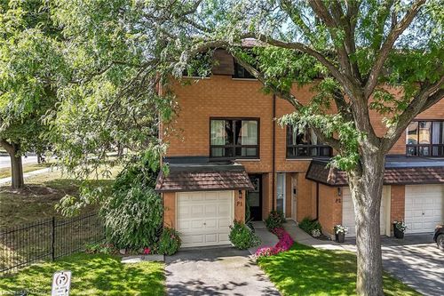p1-444 Stone Church Rd W, Hamilton, ON, L9B1R1 | Card Image