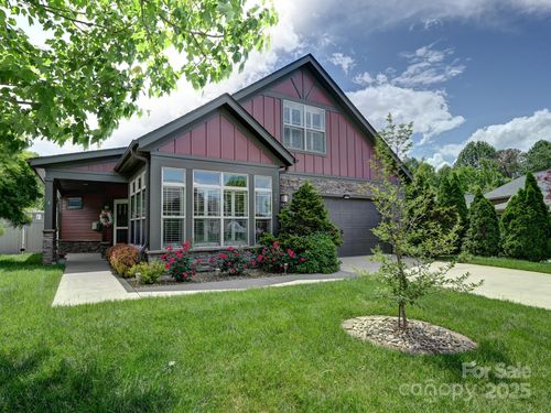560 Summerfield Pl, Flat Rock, NC, 28731-5521 | Card Image