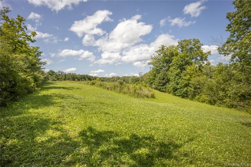 147 Lauer Rd, Poughkeepsie, NY, 12603-3947 | Card Image
