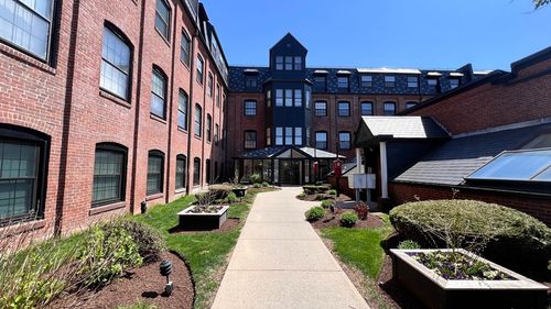 apt-133-21 Linden St, Quincy, MA, 02170-1824 | Card Image