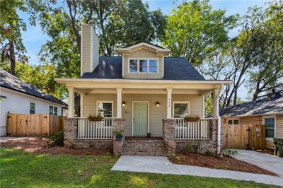 946 Parsons Street Sw, House other with 3 bedrooms, 2 bathrooms and null parking in Atlanta GA | Image 1