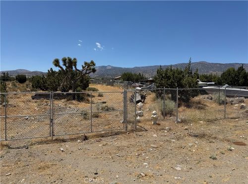 2625 Cholla Rd, Phelan, CA, 92371 | Card Image
