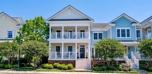 207 S Academy St, Washington, NC, 27889-5082 | Card Image