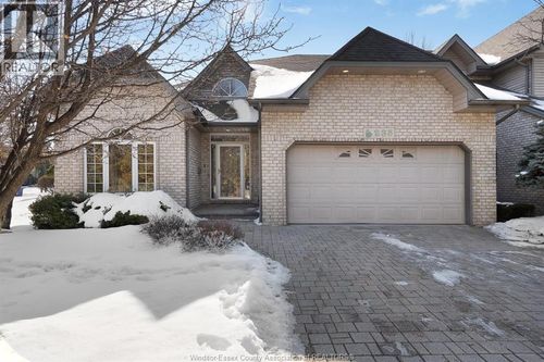 235 Southwind Cres, Tecumseh, ON, N8N4Y5 | Card Image