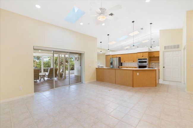 632 Concha Dr, House other with 3 bedrooms, 2 bathrooms and null parking in SEBASTIAN FL | Image 16