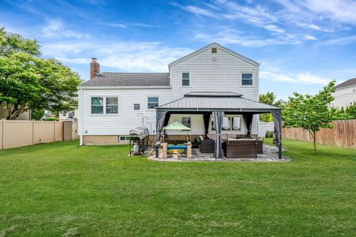 469 N Syracuse Ave, Massapequa, NY, 11758-2029 | Card Image