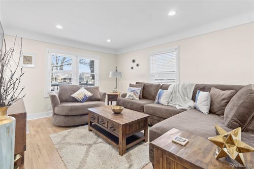 26364 Hampden St, Madison Heights, MI, 48071-3540 | Card Image