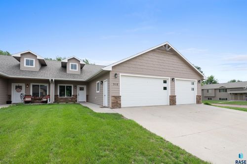310 Emmett Trl, Harrisburg, SD, 57032-2204 | Card Image