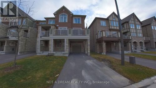 11 Bluegill Cres, Whitby, ON, L1P0E4 | Card Image