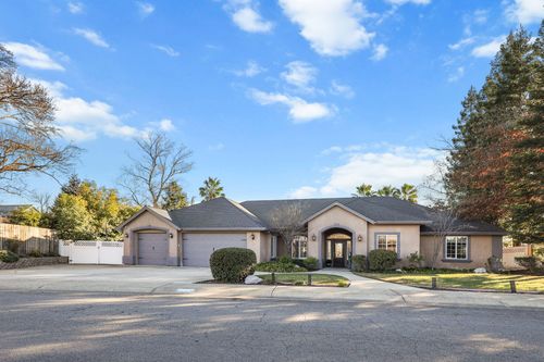 2358 Cumberland Dr, Redding, CA, 96001-5923 | Card Image