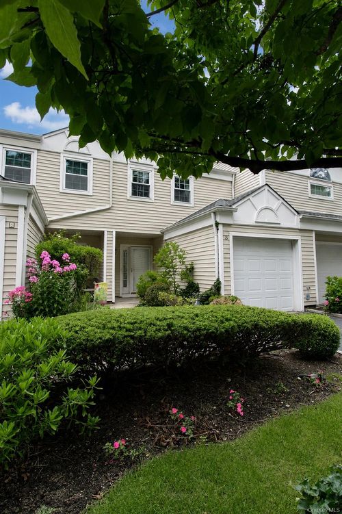 3 Pidgeon Ct, Manorville, NY, 11949-2617 | Card Image