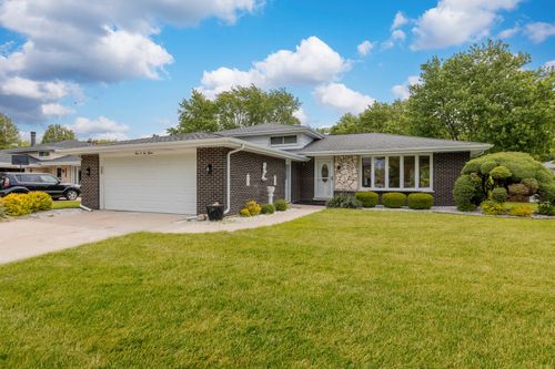 9S215 Florence Ave, Downers Grove, IL, 60516-5007 | Card Image