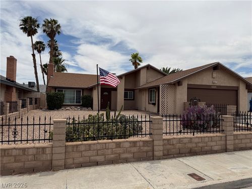 6225 Cedarwood Ave, Las Vegas, NV, 89103-2263 | Card Image