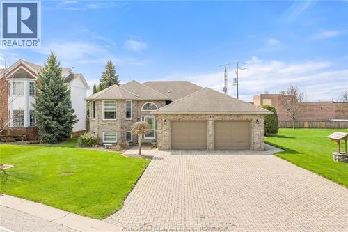 313 Applewood Rd, Kingsville, ON, N9Y3Y7 | Card Image