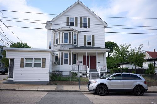 146 Pond St, Pawtucket, RI, 02860-4407 | Card Image