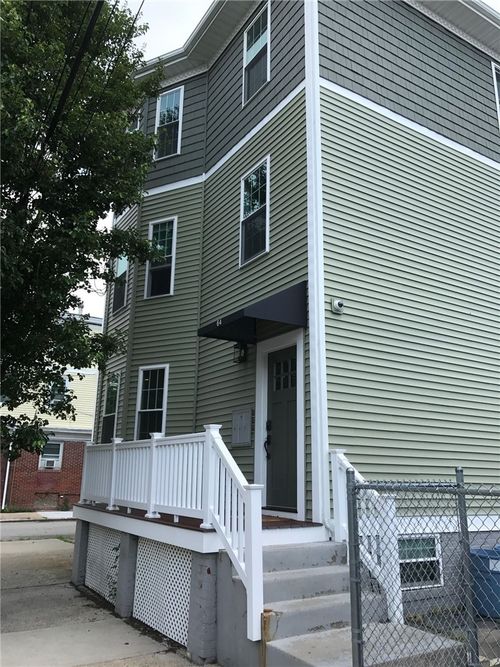 1-64 Courtland St, Providence, RI, 02909-1351 | Card Image