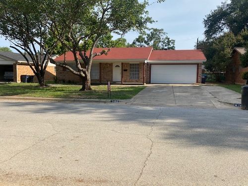 7452 Beaty St, Fort Worth, TX, 76112-5902 | Card Image